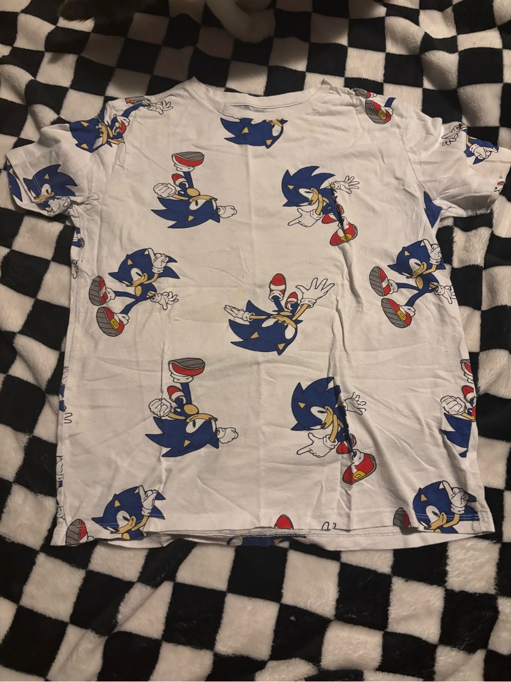 Free on bundle Size xlarge sonic shirt (small dot stain)